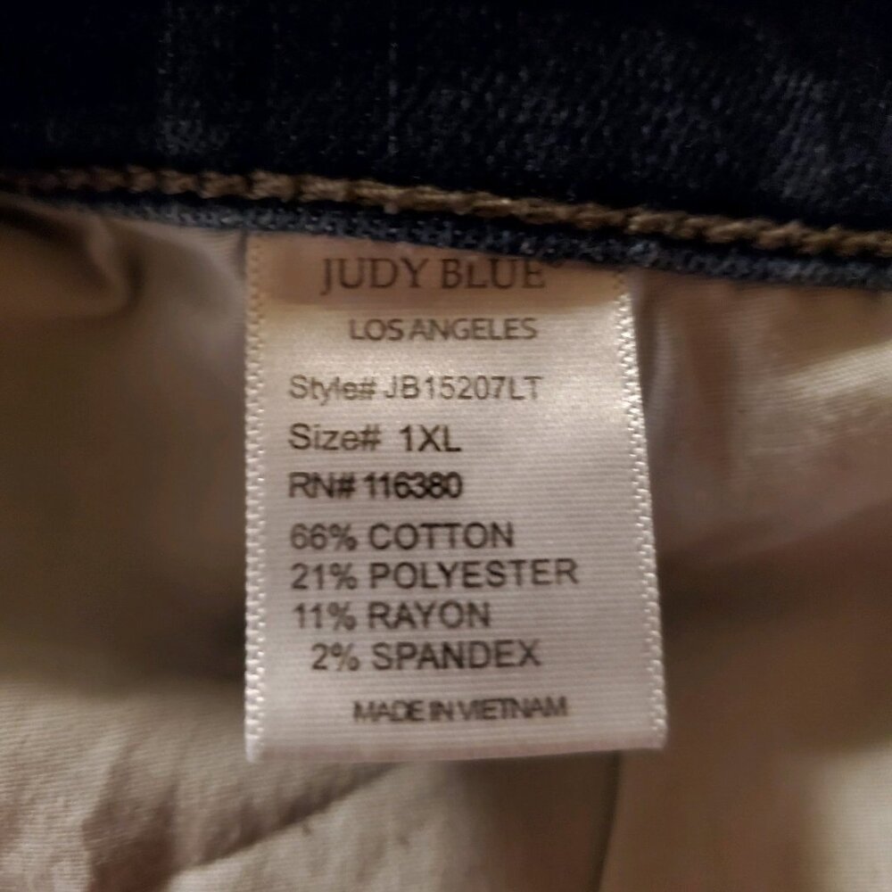 Judy Blue Distressed Cutoff Jean Shorts Womens Plus Size 1XL EUC Stretchy - Picture 4 of 4